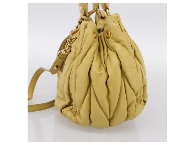 Borsa Miu Miu Matelassé in pelle 2way Gialla Tono Oro Auth 167575V Giallo - vista 4