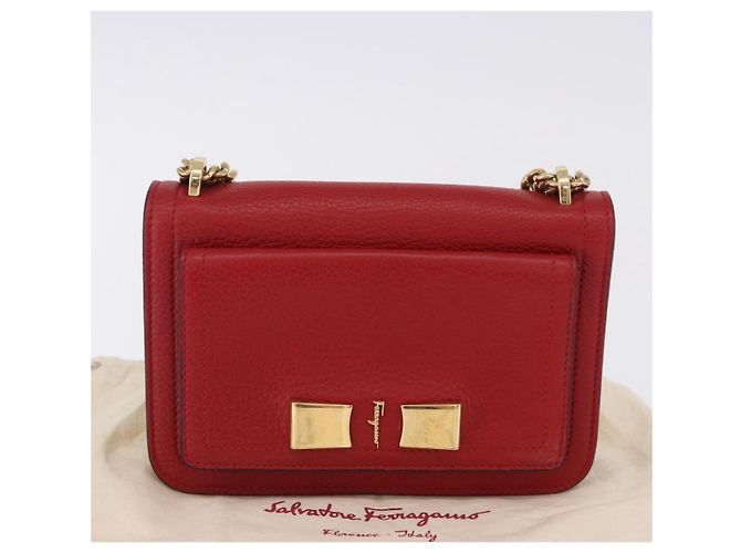 Borsa a tracolla con catena Salvatore Ferragamo in pelle rossa tono oro Auth 200367A Rosso - vista 12