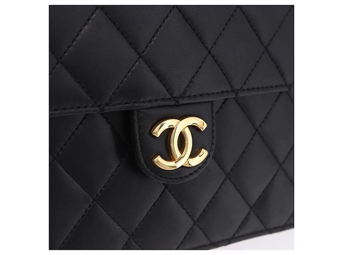 Borsa a tracolla CHANEL Matelasse Push Lock in pelle d'agnello nera e oro CC Auth am12544M Nero D'oro - vista 17