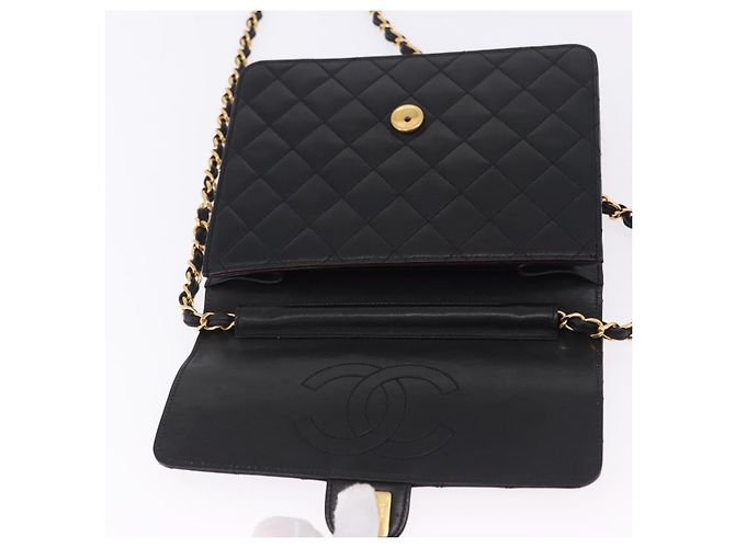 Borsa a tracolla CHANEL Matelasse Push Lock in pelle d'agnello nera e oro CC Auth am12544M Nero D'oro - vista 18