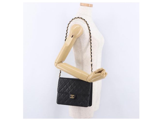 Borsa a tracolla CHANEL Matelasse Push Lock in pelle d'agnello nera e oro CC Auth am12544M Nero D'oro - vista 27