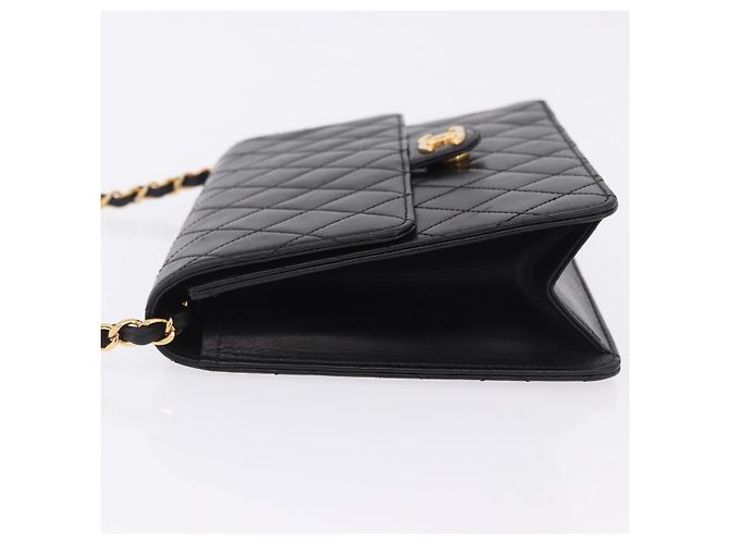 Borsa a tracolla CHANEL Matelasse Push Lock in pelle d'agnello nera e oro CC Auth am12544M Nero D'oro - vista 4