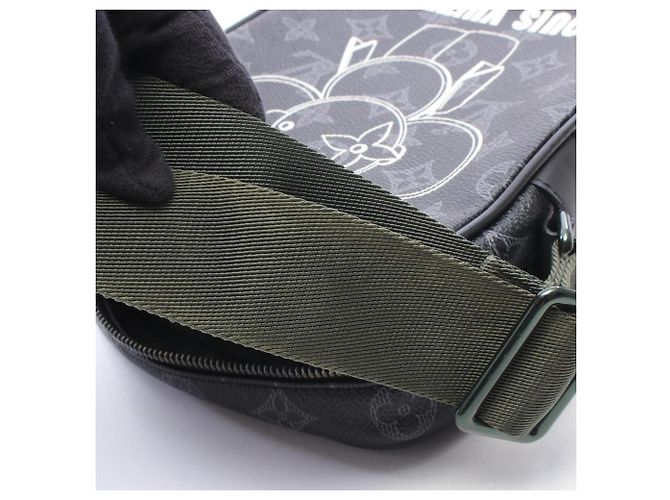 Borsa a tracolla Louis Vuitton Danube PM Vivienne Nero Bianco Cachi - vista 6