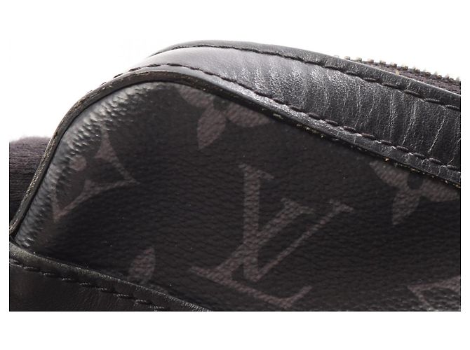 Borsa a tracolla Louis Vuitton Trio Messenger Marrone Nero - vista 5