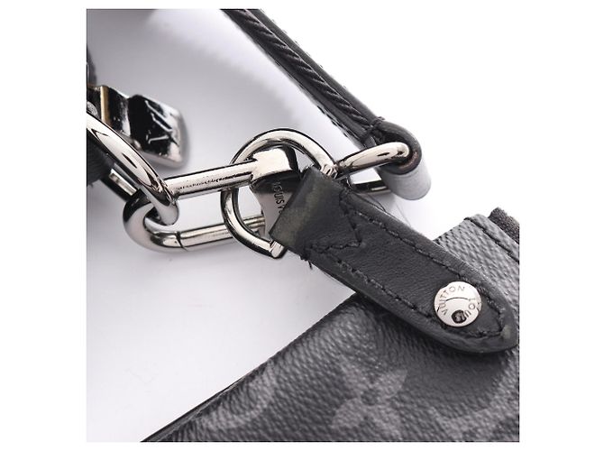 Borsa a tracolla Louis Vuitton Trio Messenger Marrone Nero - vista 6