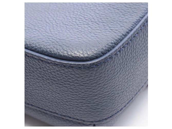 Borsa a tracolla Louis Vuitton Fastline Messenger Aerogram Blu navy - vista 5