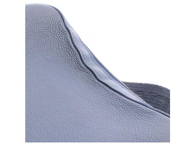 Borsa a tracolla Louis Vuitton Fastline Messenger Aerogram Blu navy - vista 6