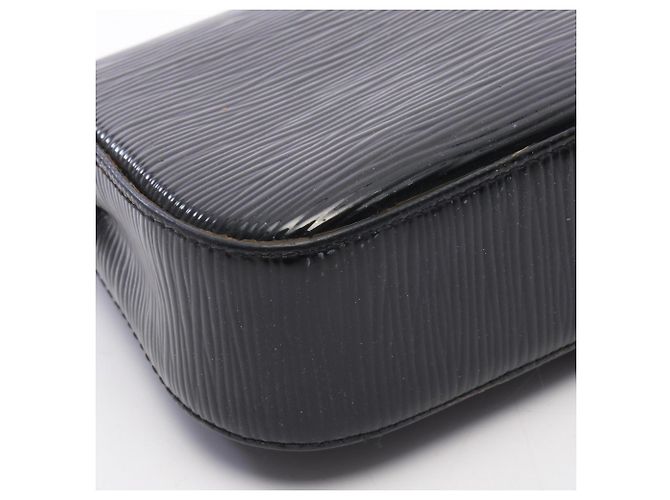 Louis Vuitton Pochette Soby Clutch Handbag Nero - vista 14