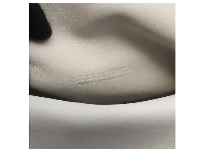 Bottega Veneta Triangle Flap Second Bag in White Weiß - Ansicht 4