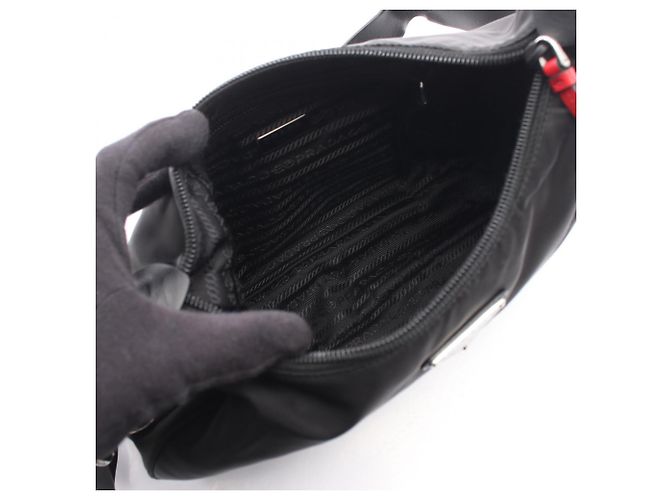 Borsa a tracolla Prada NEW VELA borchiata Nero Rosso - vista 3