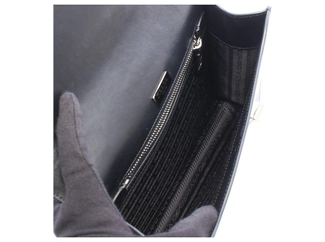 Bolso Prada SOFT CALF Negro - vista 3