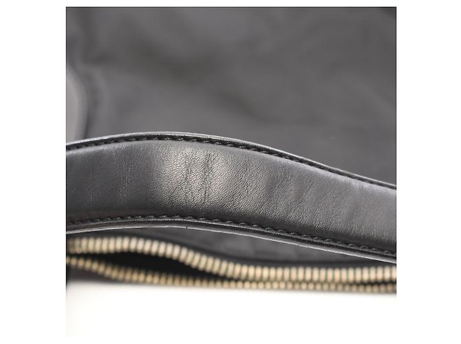 Bolso de hombro Prada Triangle Plate Negro - vista 11