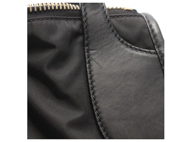 Bolso de hombro Prada Triangle Plate Negro - vista 12