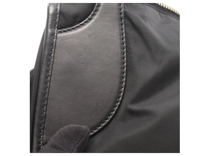 Bolso de hombro Prada Triangle Plate Negro - vista 8