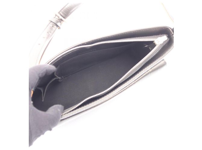 Borsa a tracolla Louis Vuitton Alston in Black Nero - vista 3