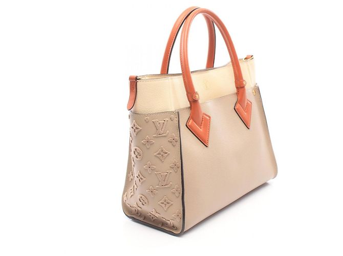 Louis Vuitton On My Side 2-Way Handtasche Beige Bordeaux - Ansicht 2