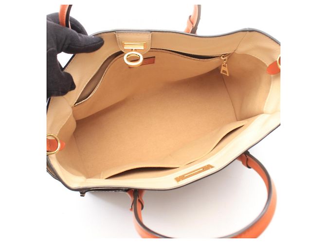 Louis Vuitton On My Side 2-Way Handtasche Beige Bordeaux - Ansicht 3