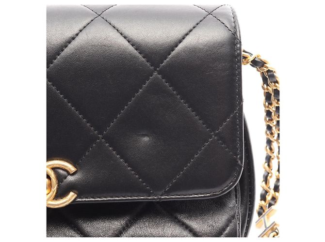 Borsa a tracolla Chanel Matelassé Small Flap Nero - vista 7