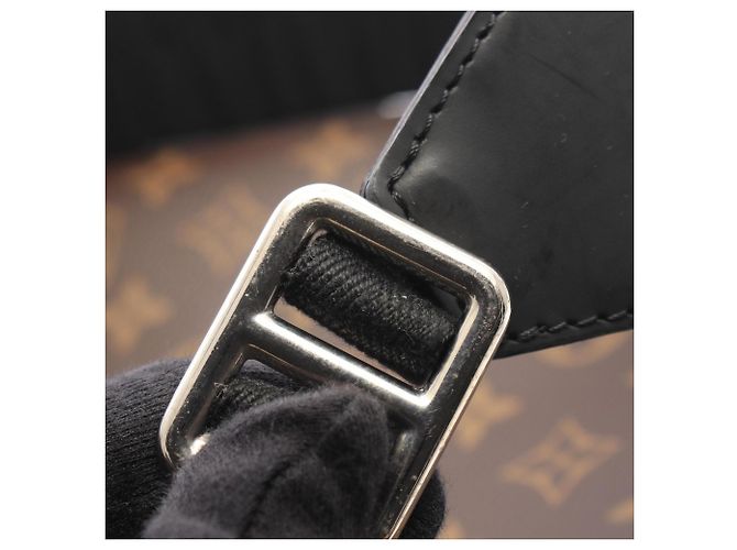Zaino/Borsa Louis Vuitton Josh Marrone Nero - vista 10