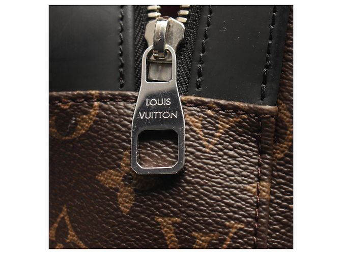 Zaino/Borsa Louis Vuitton Josh Marrone Nero - vista 12