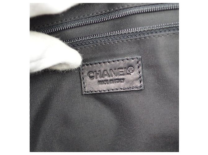 Chanel Surpique Zip Around Satchel Quilted Leather Medium Nero - vista 4