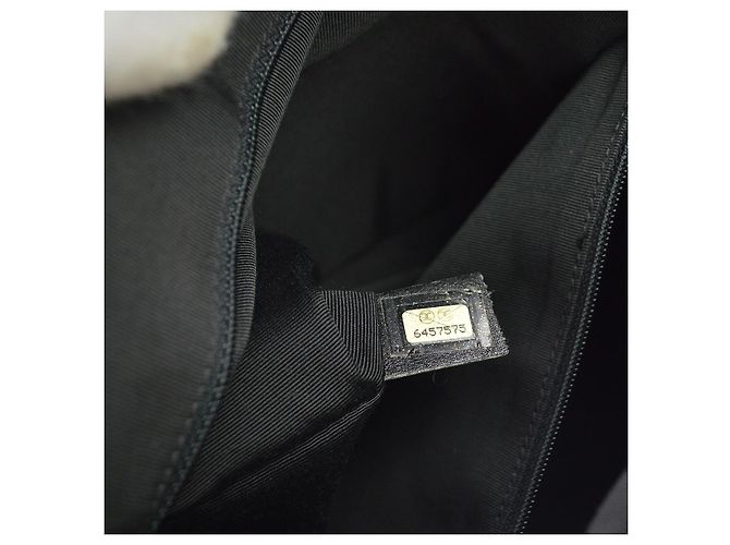 Chanel Surpique Zip Around Satchel Quilted Leather Medium Nero - vista 5