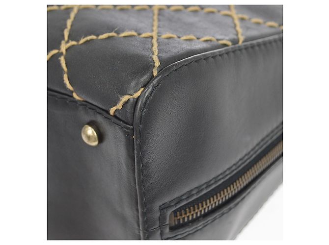 Chanel Surpique Zip Around Satchel Quilted Leather Medium Nero - vista 7