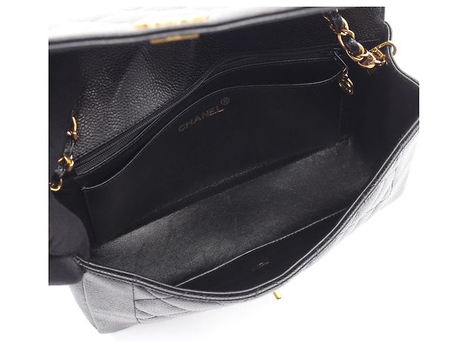 Borsa a tracolla Chanel Matelassé Diana Flap Nero - vista 3
