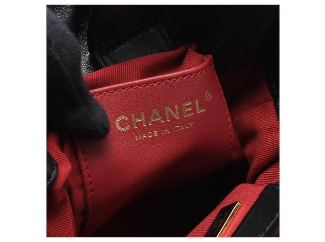 Sac seau Chanel Matelassé Noir - vue 4