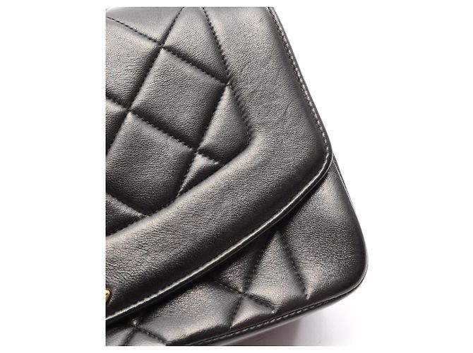 Borsa a tracolla Chanel Matelassé Diana Flap Nero - vista 10
