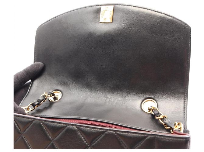 Borsa a tracolla Chanel Matelassé Diana Flap Nero - vista 7