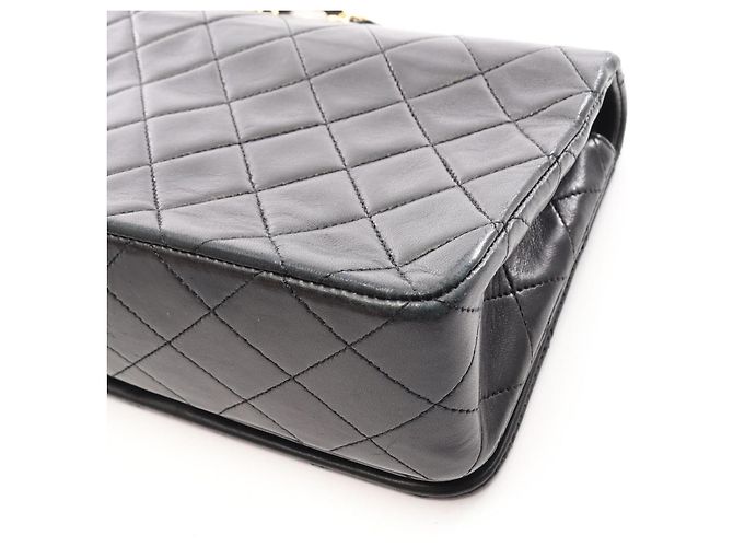 Timeless Borsa a tracolla Chanel Matelassé con patta completa Nero - vista 11