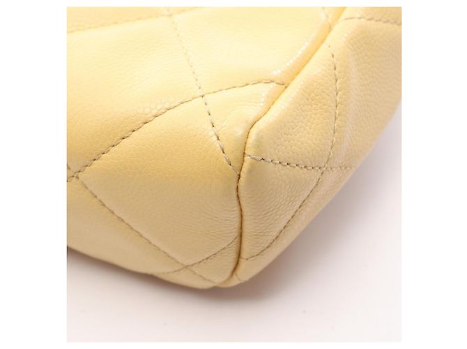 Borsa a tracolla mini Chanel Matelassé Giallo - vista 9