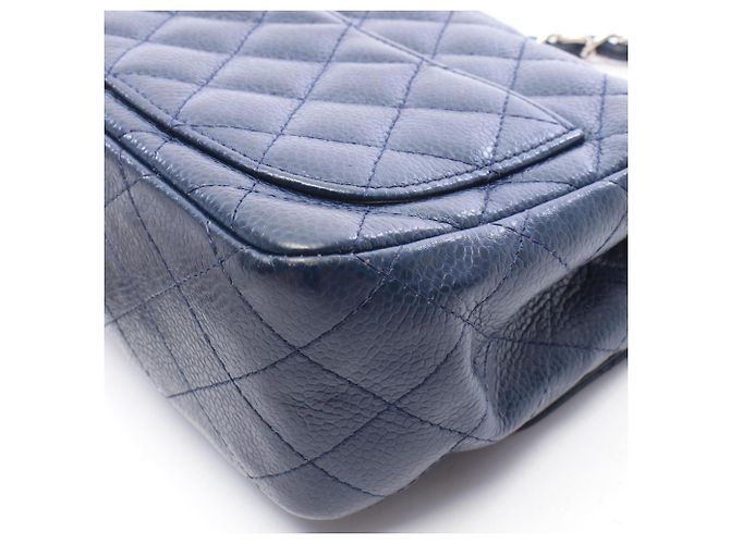Borsa a tracolla Chanel Mini Matelassé in Navy Blu navy - vista 8