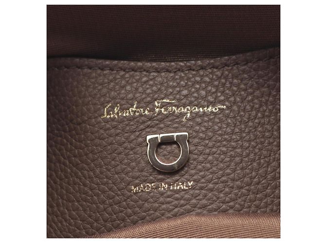 Borsa a tracolla Salvatore Ferragamo Gancini con borchie Beige - vista 4