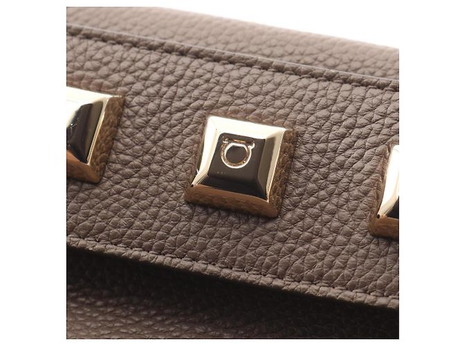Borsa a tracolla Salvatore Ferragamo Gancini con borchie Beige - vista 8