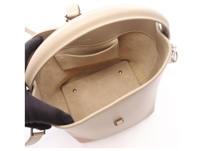 Yves Saint Laurent Paris LE 37 Small 2-Way Handbag Beige - vista 3