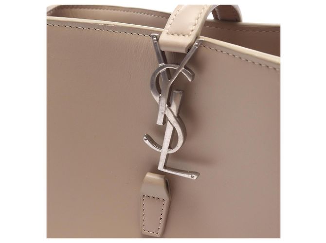 Yves Saint Laurent Paris LE 37 Small 2-Way Handbag Beige - vista 7
