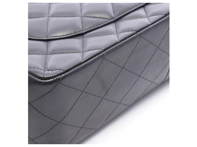 Borsa a tracolla Chanel Large Matelassé 30 Classic Double Flap Nero - vista 9