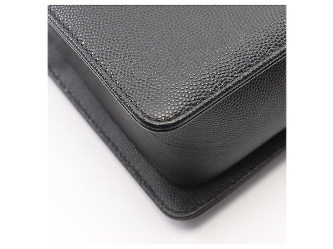 Borsa a tracolla Chanel Boy in pelle di vitello martellata nera Nero - vista 6