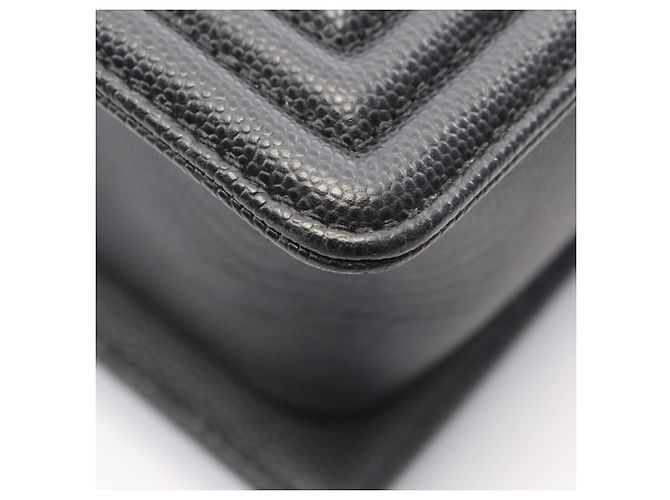 Borsa a tracolla Chanel Boy in pelle di vitello martellata nera Nero - vista 8