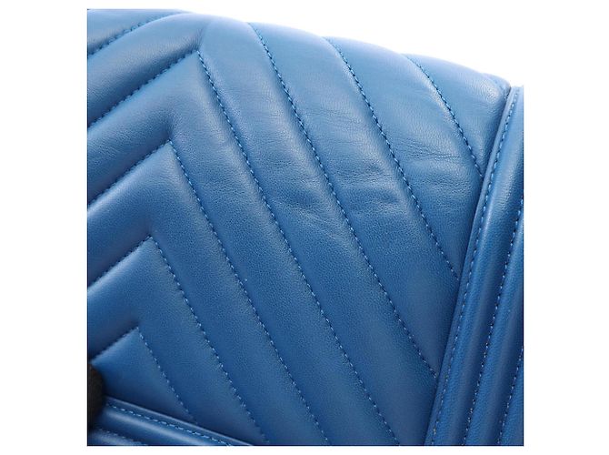 Borsa a tracolla Chanel Boy Chevron V-stitch Blu - vista 12