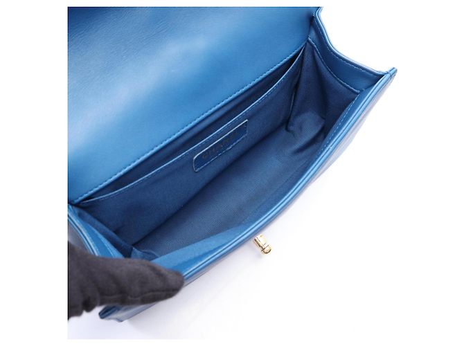 Borsa a tracolla Chanel Boy Chevron V-stitch Blu - vista 3