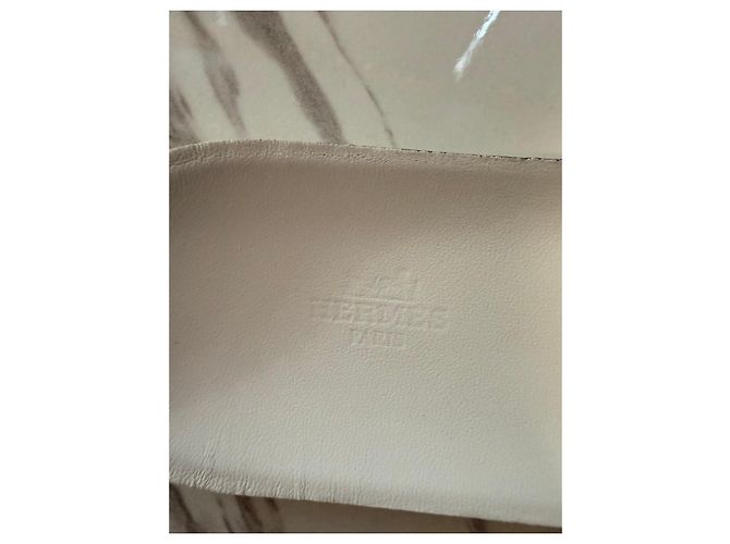 Baskets Hermès Bouncing en cuir de crocodile Blanc Bleu - vue 5