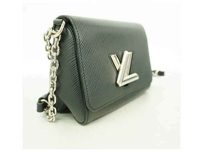 Borsa a tracolla Louis Vuitton Epi Twist PM Nero - vista 2