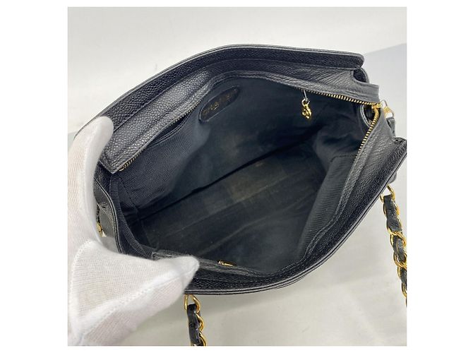 Chanel Triple Coco Schultertasche aus Kaviarleder Schwarz - Ansicht 4