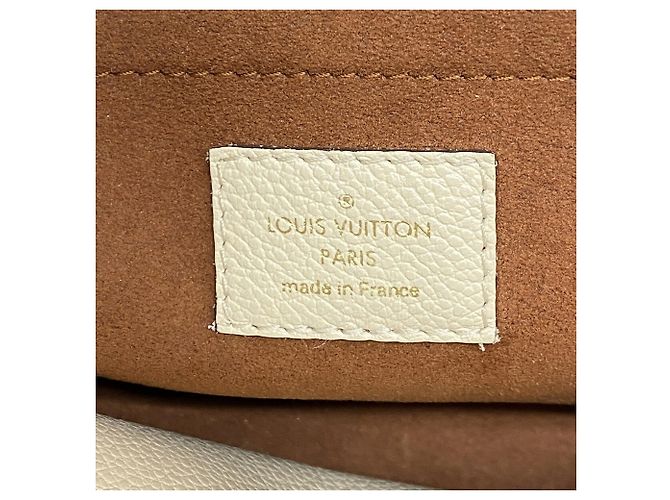 Borsa Louis Vuitton Monogram Empreinte Montaigne BB Crudo - vista 5