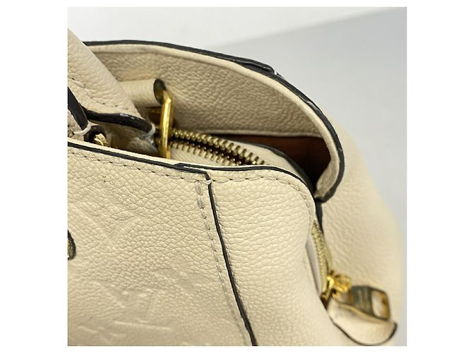 Borsa Louis Vuitton Monogram Empreinte Montaigne BB Crudo - vista 7