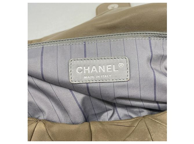 Borsa a tracolla Chanel in pelle d'agnello marrone - vista 5