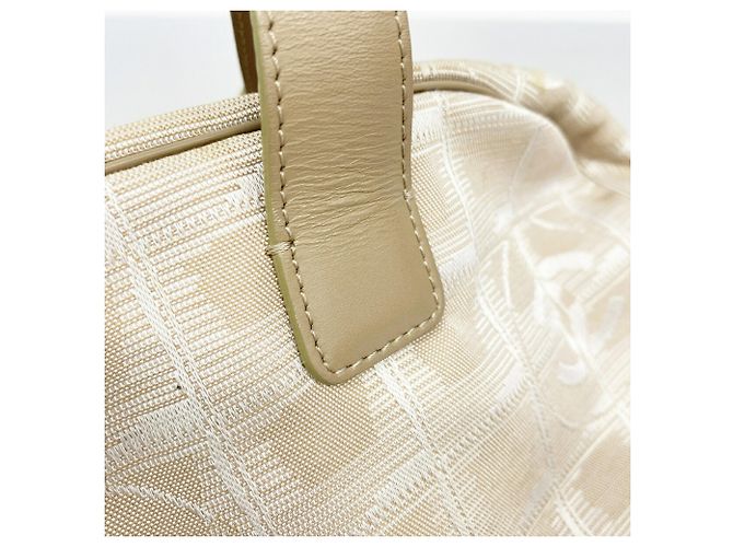 Borsa in nylon Chanel New Travel Beige - vista 8